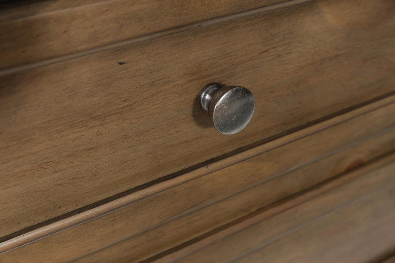 Feddinger Dresser